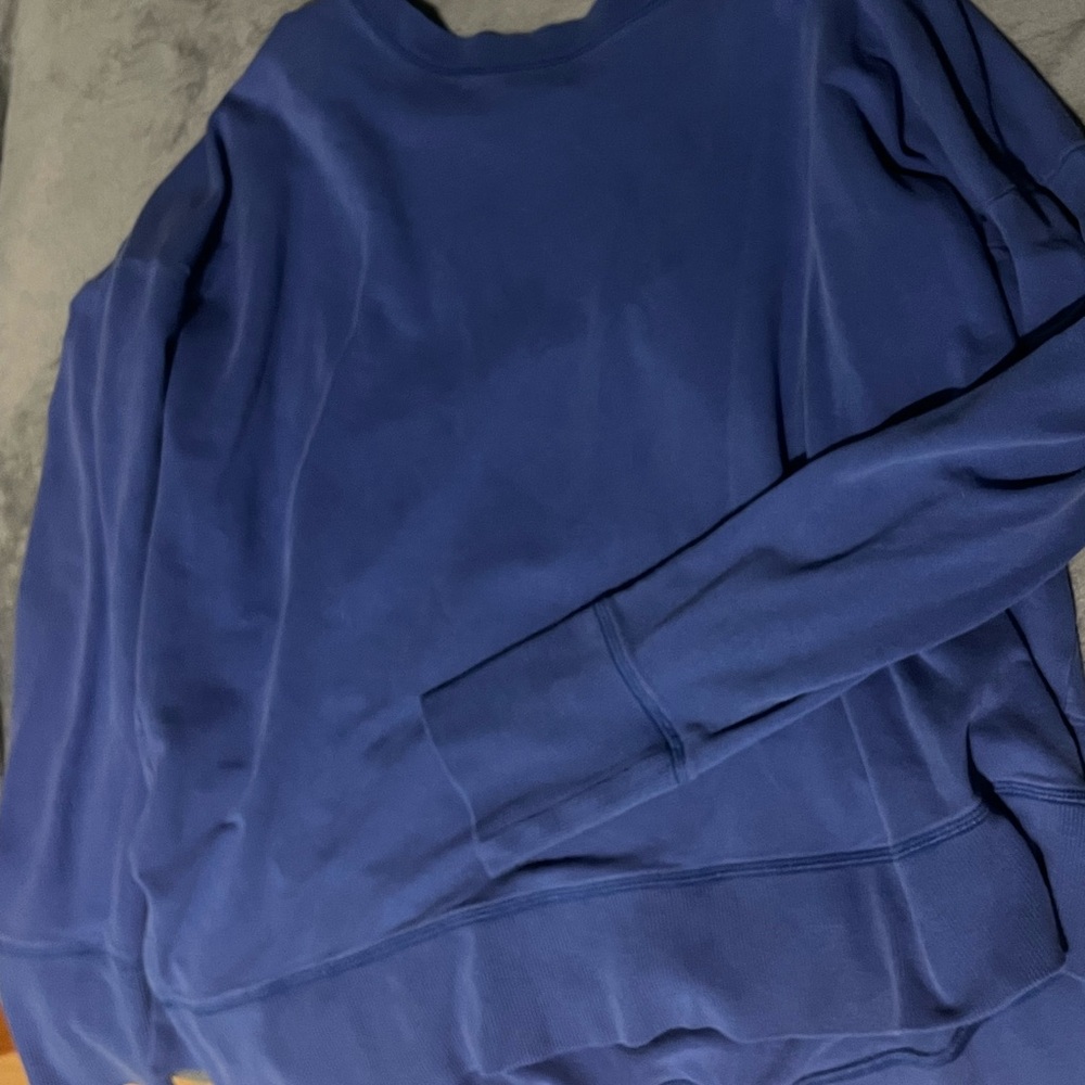 XL Vibrant blue crew neck sweater